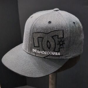 DC ShoeCo USA, Men's Gray Flexfit Hat,S/M.